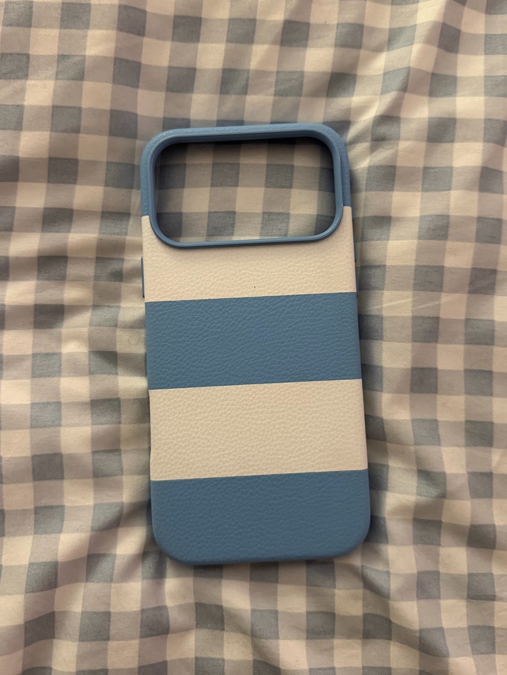 Blue and White Striped iphone 17 pro max case - magsafe